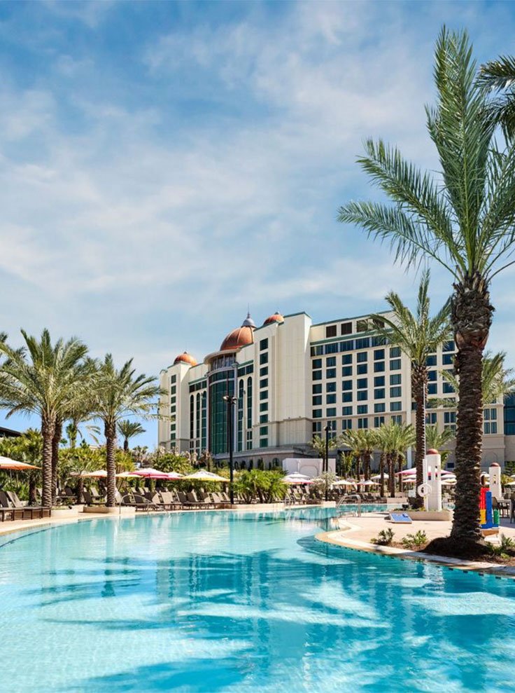 Hotel con piscina cerca de los parques temáticos